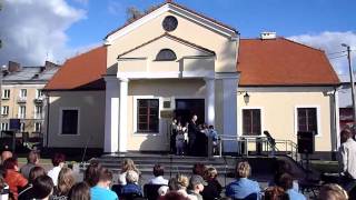 Występ szkółki muzycznej, klasa instrumentów klawiszowych w Warce