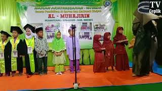 Akhirussanah Al Muhajirin - Pemberian Hadiah Kepada Santri Yang Berprestasi