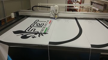 Material: IECHO cutting machine for Printed flag textile, banner