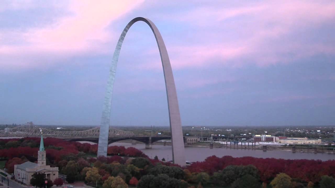 Time Lapse of St Louis Arch - YouTube