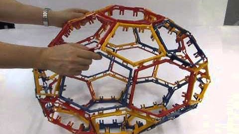 Polyhedra With Articulated Faces : Truncated Icosahedron
