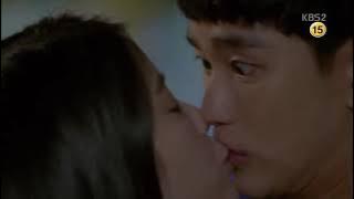 IU & Kim Soo Hyun   Kiss Scene