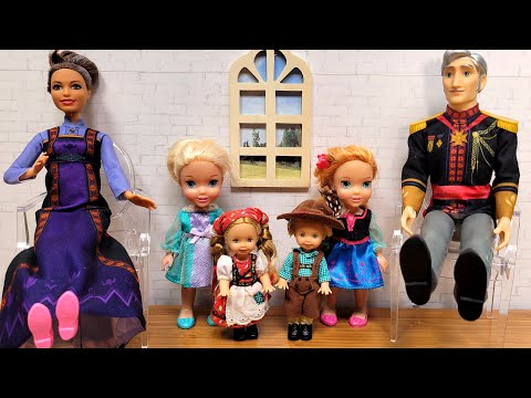 Visiting grandparents ! Elsa & Anna toddlers & their cousins - Barbie dolls
