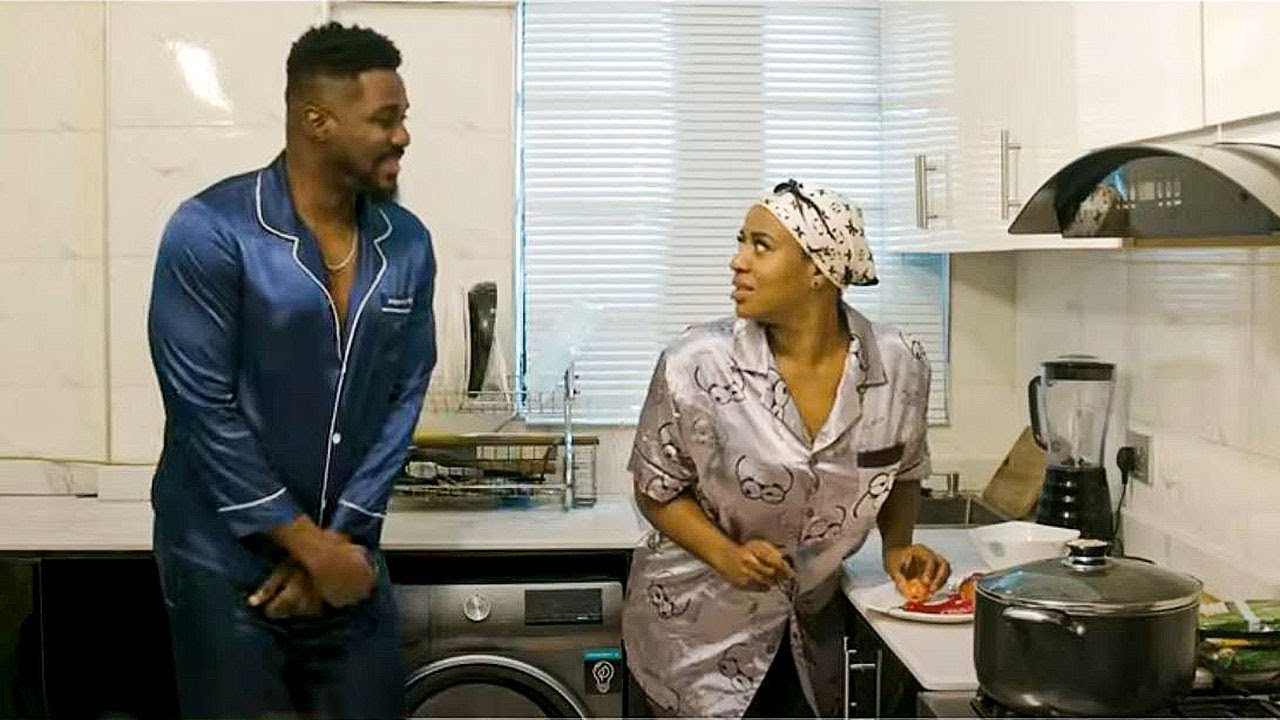 MA FEMME A AMENÉ SA MEILLEURE AMIE POUR CUISINER POUR MOI MAIS JE SUIS TOMBÉ AMOUREUX D'ELLE - FILM