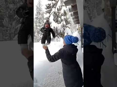 لعب في الثلج