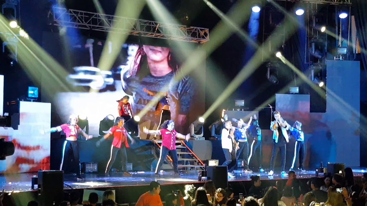 Adexe y Nau en Tijuana Solo Amigos y Tu y Yo.