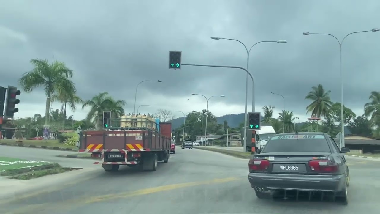 Memandu Dari Wakaf Tembesu ke Tasik Kenyir