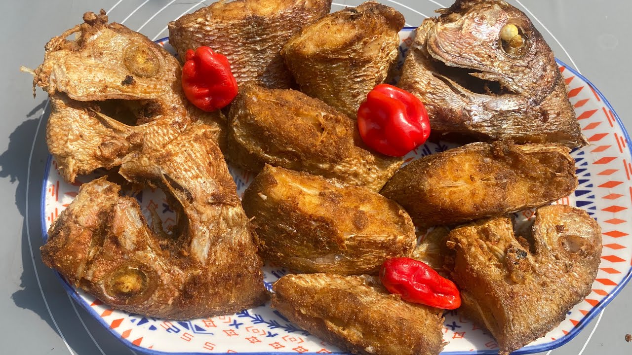 HOW TO FRY PERFECT  SNAPPER RECIPE//  CRISPY OUTSIDE MOIST INSIDE 