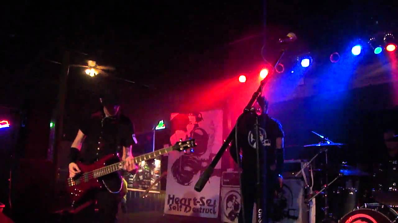 Heart Set Self Destruct Useless Live