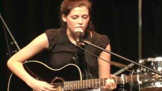 Anna Scouten performs "Meadowlark" chords