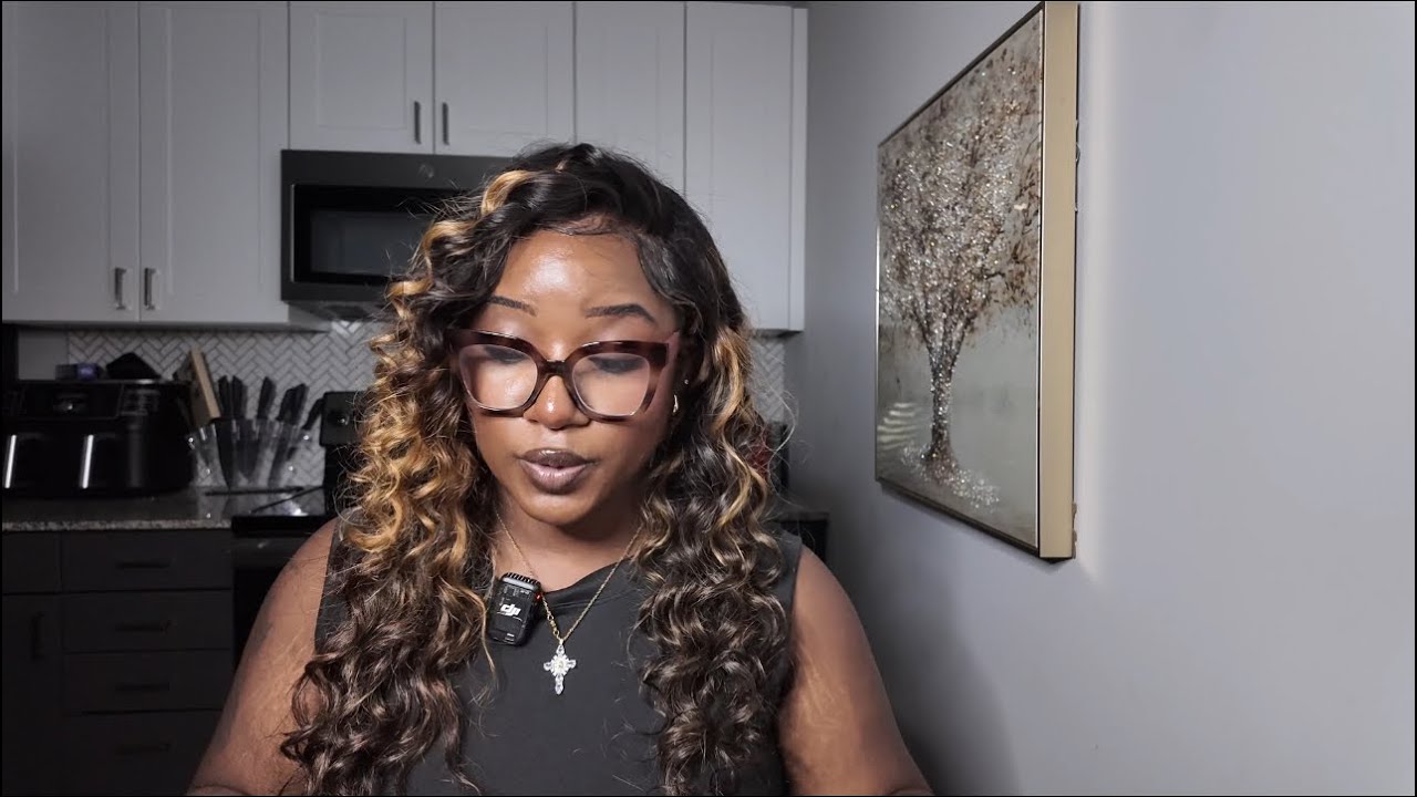 Кто-то боролся со своими чувствами к вам, но теперь он готов...