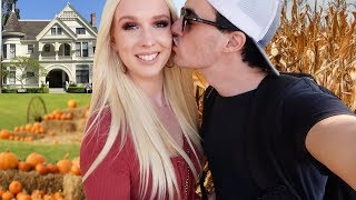 FALL VLOG | 1850's Estate Tour, Corn Picking, Pumpkin Patch 🍂