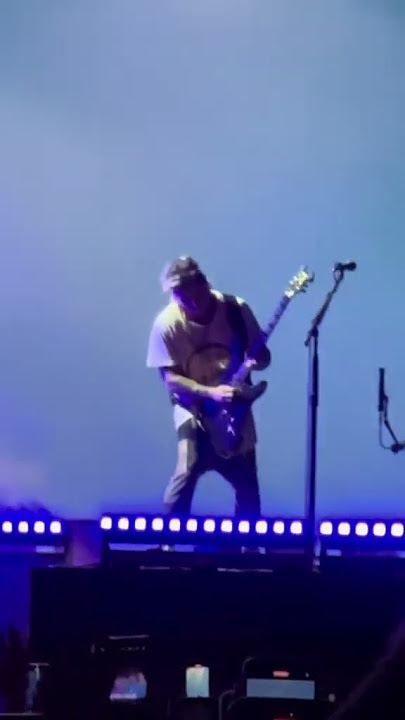 SYNYSTER GATES PLAY SEIZE THE DAY SOLO LIVE IN INDONESIA