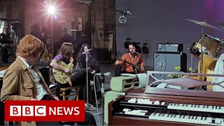 Video thumbnail of "Unseen footage of The Beatles revealed in new documentary, directed by Peter Jackson - BBC News"