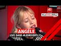 Angèle interprète "Baby One More Time" en live dans #LeDriveRTL2 (22/10/21)