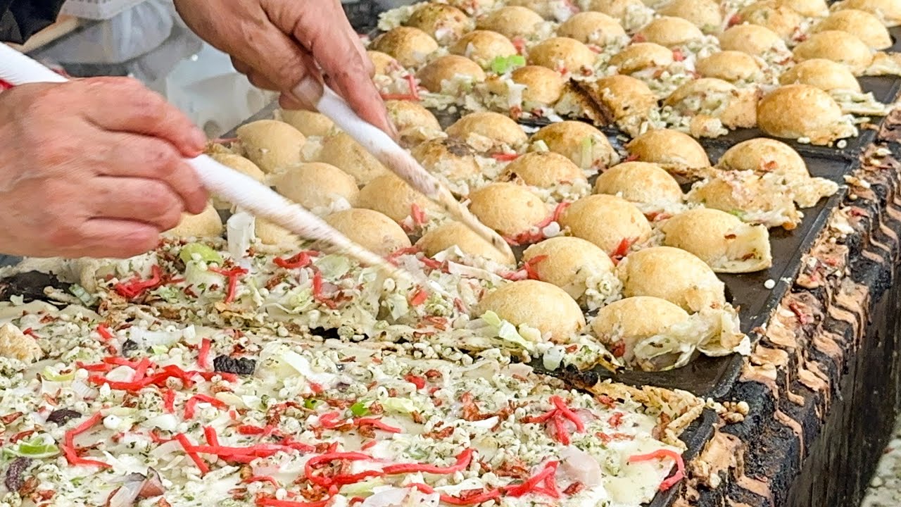 japanese street food - jumbo takoyaki 焼きたて大きいたこ焼き - YouTube