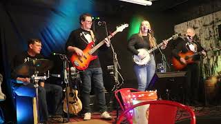 Banjo Bar-Bee & The Buzz - Don't You Forget About Me (Simple Minds Cover) - Live Video