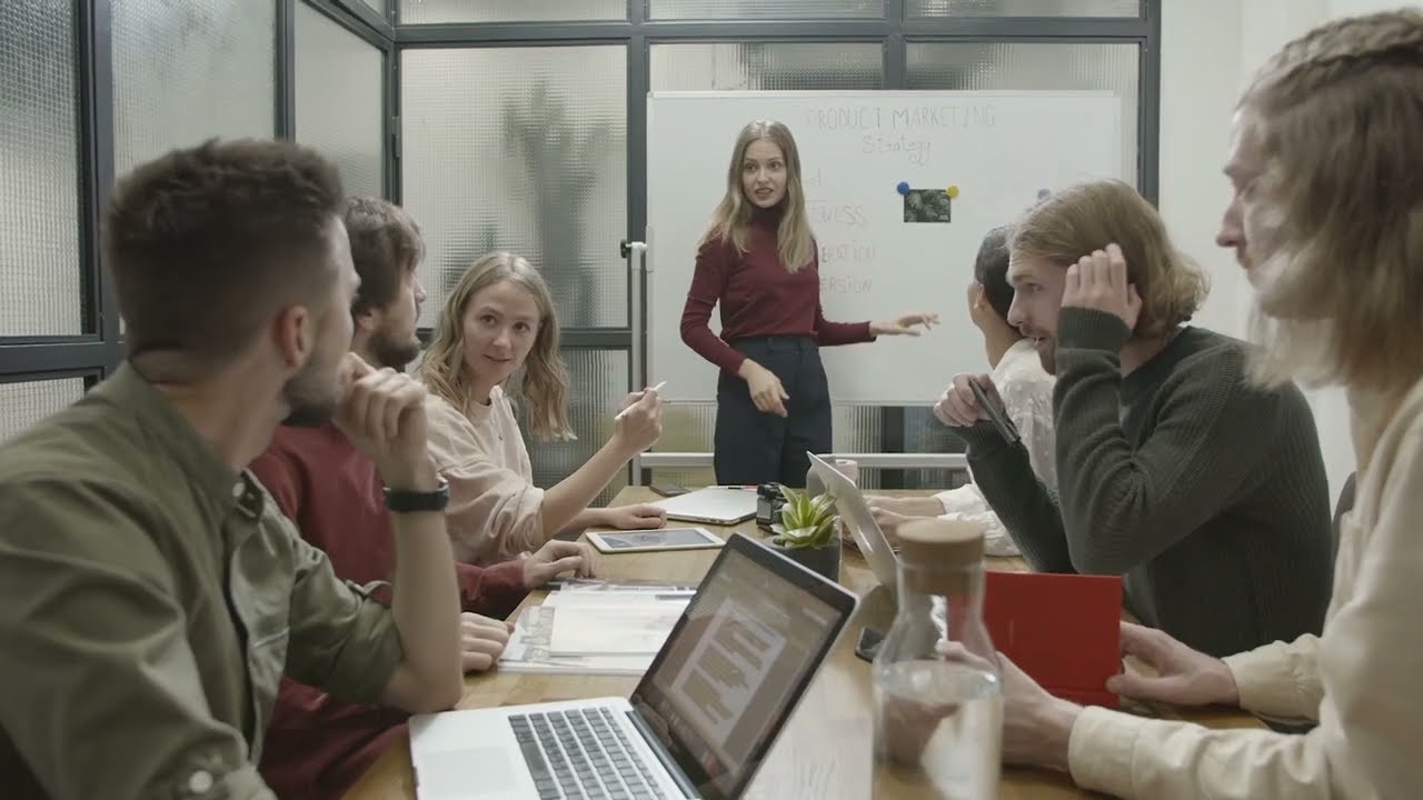 Leadership vs. Management What’s the Difference and Which One Do You Need?