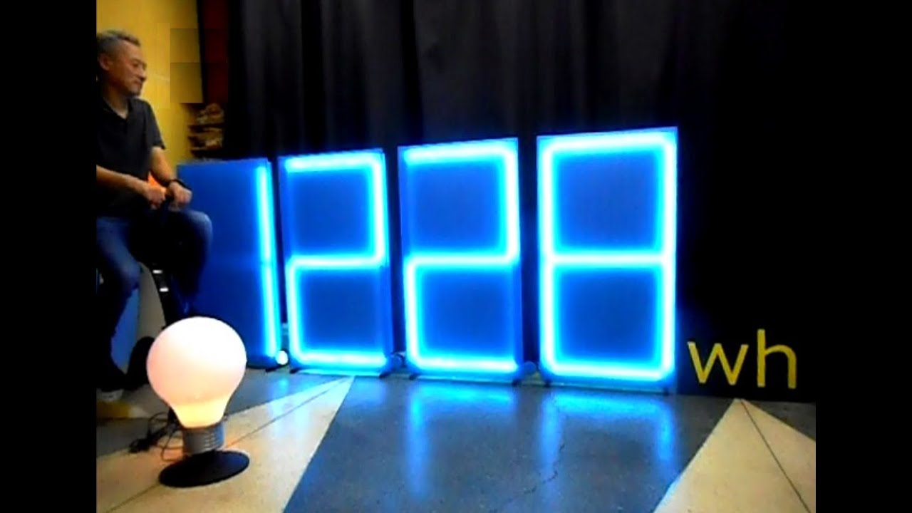 超大型 7セグ LED 電力表示器(文字高さ1100mm、単位wh) - YouTube
