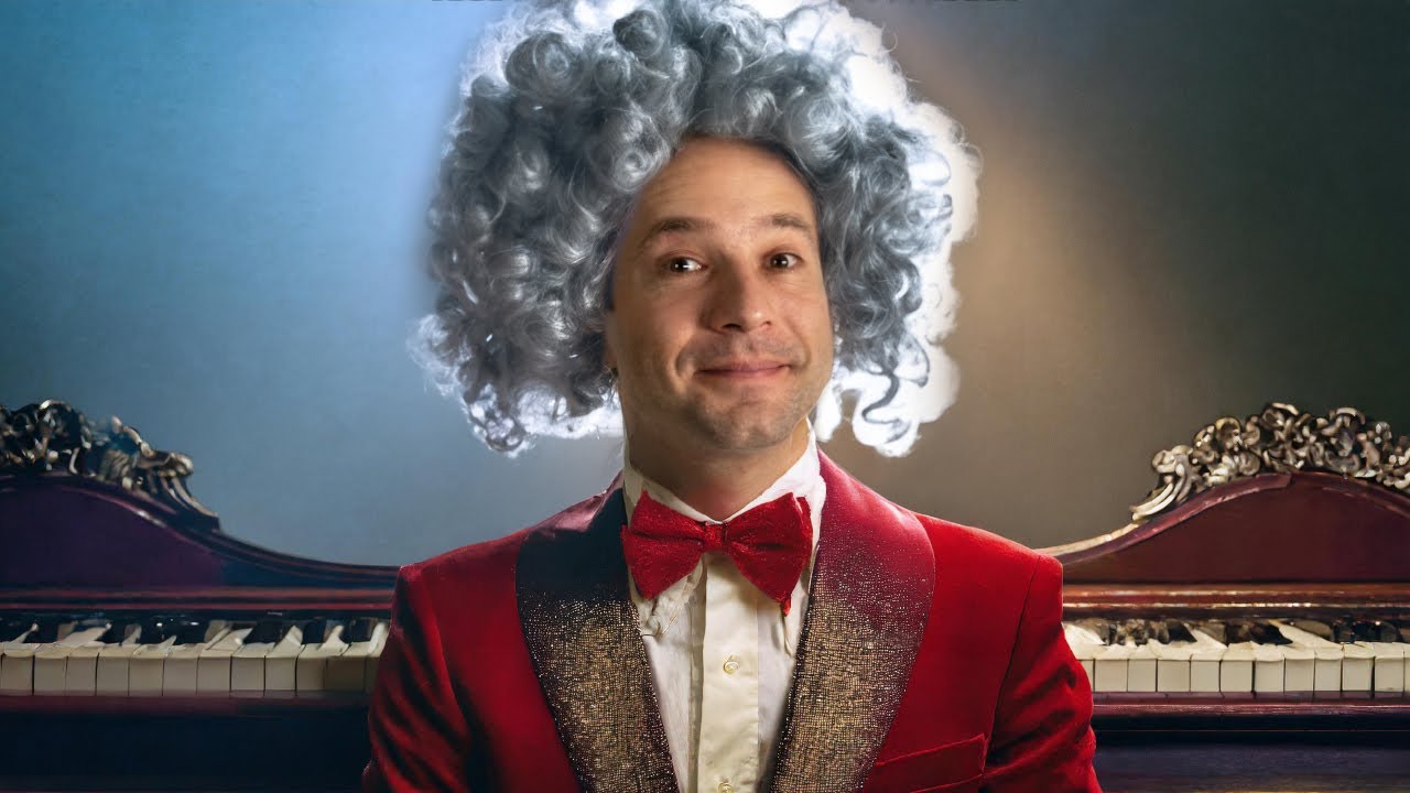 Pol leta sem se učil igrati klavir