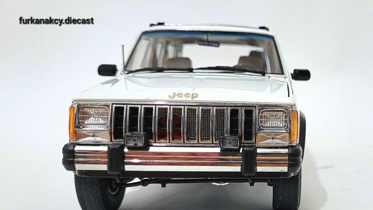 OttO Mobile Jeep Cherokee Limited 1992 Resin Scale 1/18 Model