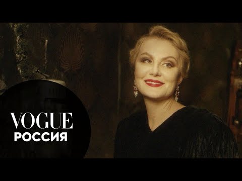 Video: Hvem Er Dette?: 53-årige Renata Litvinova Med Dristig Make-up Blev Ikke Genkendt På Sensuelle Fotos