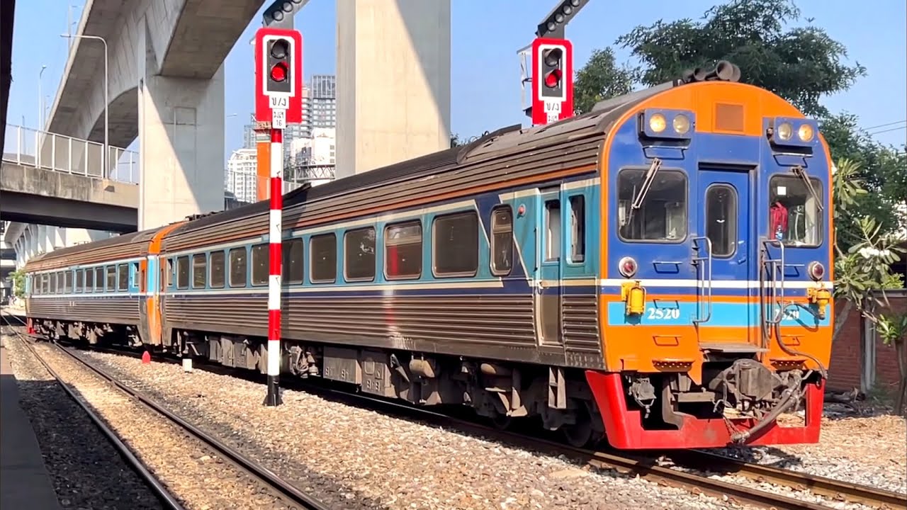 SRT. #แดวูทดสอบไปฉะเชิงเทรา สถานีมักกะสันช่วงเช้ากับขบวนต่าง ๆ ในวันที่มีดีเซลราง DAEWOO ออกทดสอบ