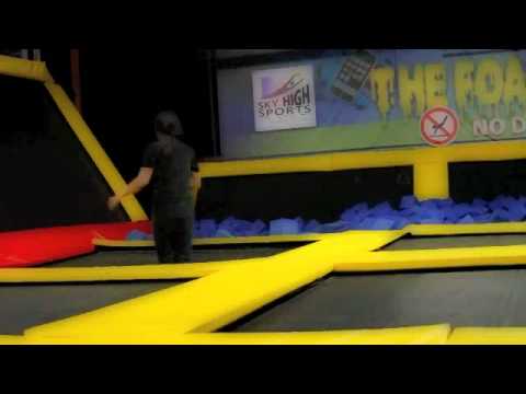 YouTube에서 Insane Flips DJ CARMIN WONG AT fly Sky High Sports every Thursday's 보기 YouTube에서 Insane Flips DJ CARMIN WONG AT fly Sky High Sports every Thursday's 보기