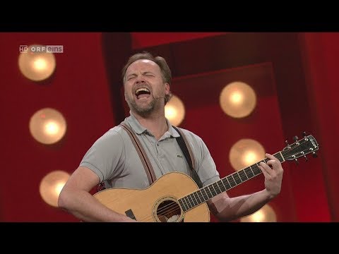 Thomas Stipsits spielt Sommerhits im Winterkleid