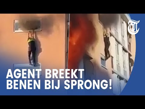 Heldhaftige mannen helpen gewonde agent na sprong