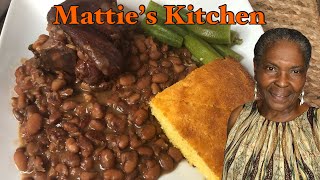 World’s Easiest Way To Make Pinto Beans and Smoked Ham Hocks | Mattie’s Kitchen