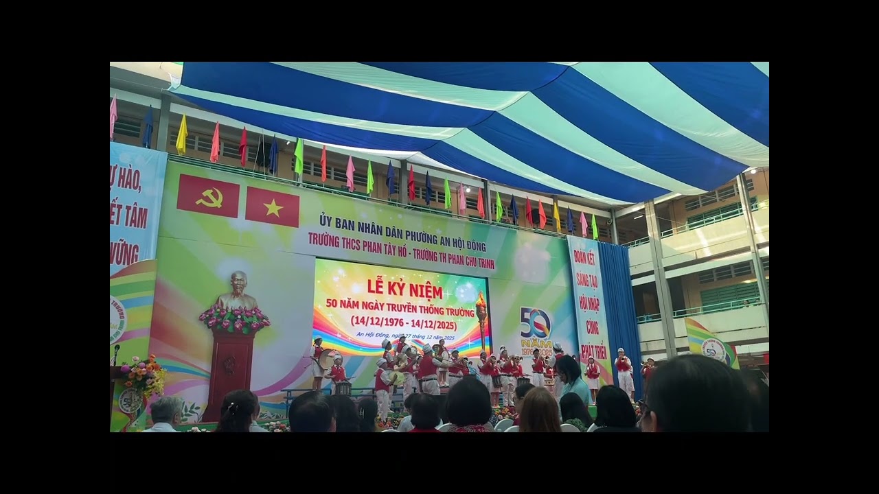 Cảm ơn ngôi trường đã cho tôi tuổi trẻ rực rỡ và những người bạn tuyệt vời