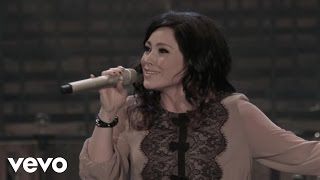 Miniatura de vídeo de "Kari Jobe - Breathe On Us (Live)"