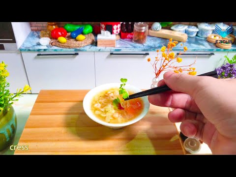 Video: Cooking cabbage soup according to the classic recipe