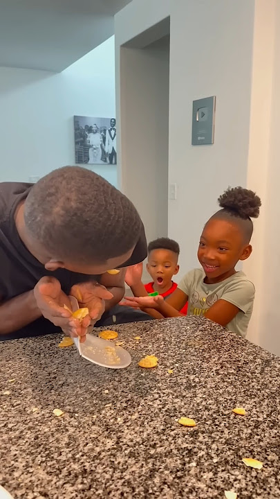 When dad thinks his daughter wants to eat candy with him 🤯
