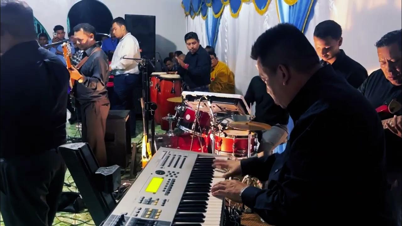 No Me Dejes - Grupo Sinai (En Vivo) No Me Dejes - Grupo Sinai (En Vivo)