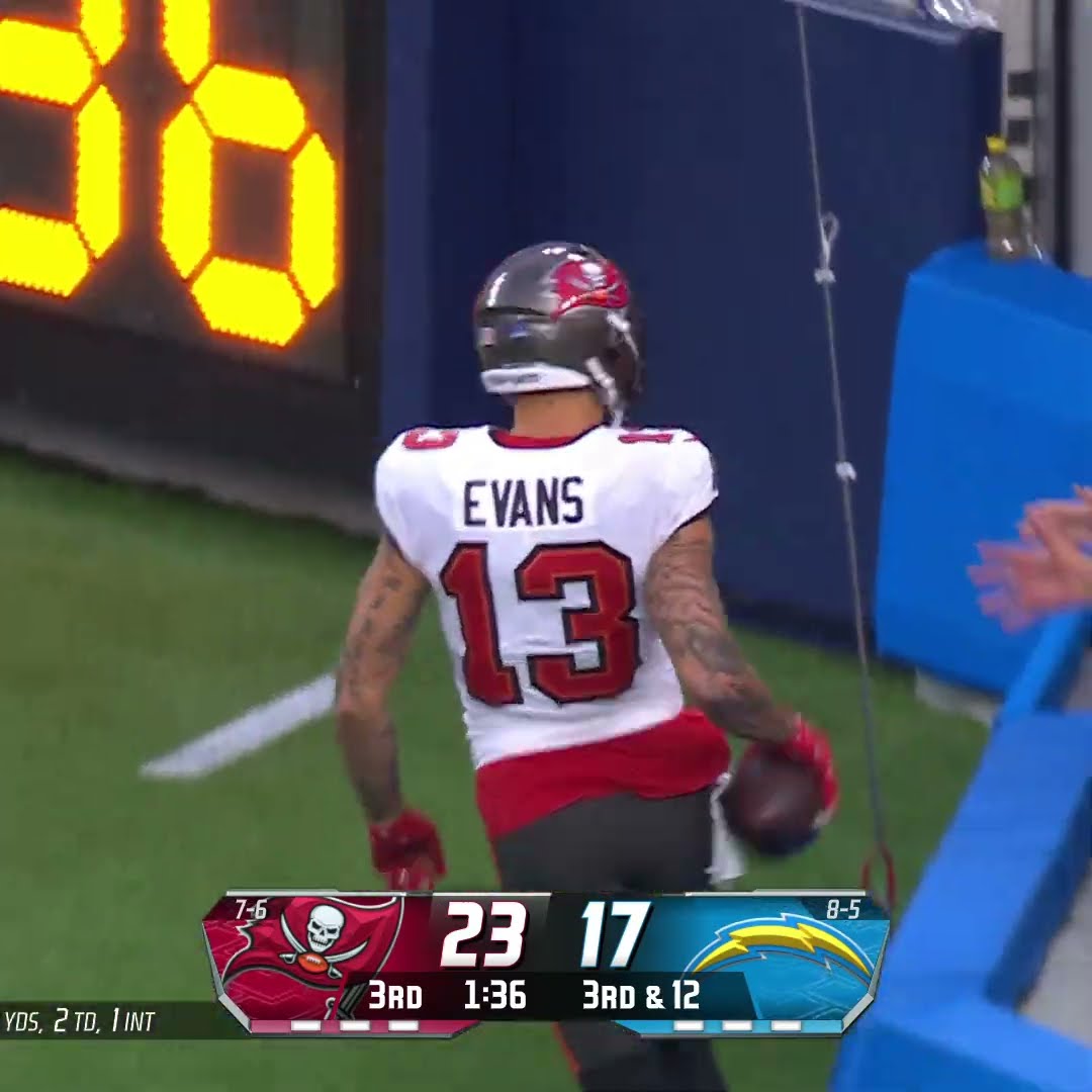 Mike Evans catches for a 35-yard Touchdown vs. Los Angeles Chargers