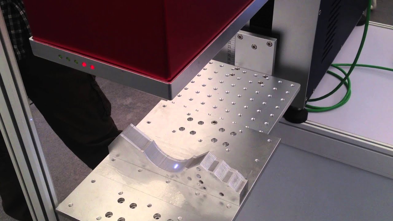 3D dynamic focusing laser marking machine for marking on curved surface ...