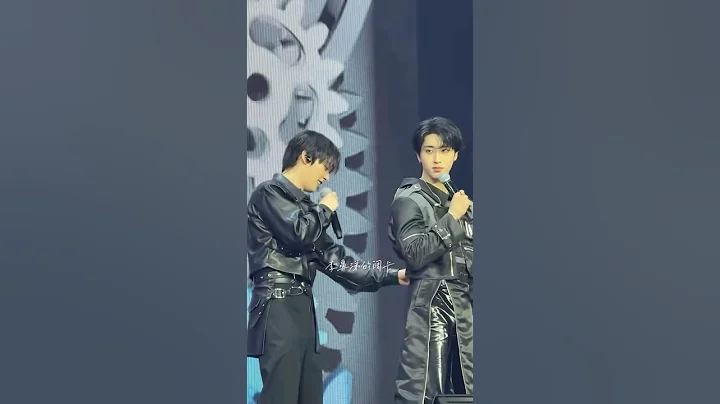 Leeknow What are you DOING? 🐰🐹❤️#hanjisung #leeknow #minsung #straykids #skz #shorts #viral