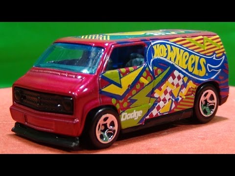 Hot Wheels 2台セット カスタム77ダッジバンとスーパーバン Hot Wheels 2台セット カスタム77ダッジバンとスーパーバン