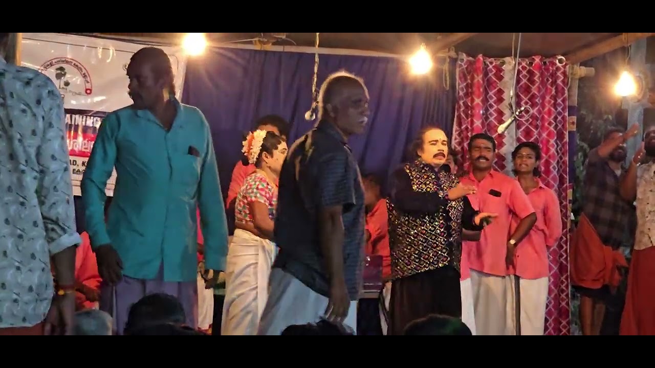 പൊറാട്ട് നാടകത്തിൽ കൊടുങ്ങല്ലൂർ അമ്മയെ വർണ്ണിക്കുന്നു..