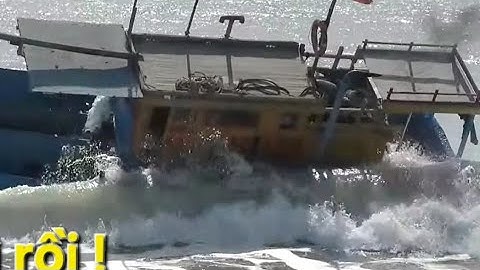 Cơ hội nào cho chủ ghe khi vào cửa biển LaGi/Cửa biển LaGi Bình Thuận 12/1