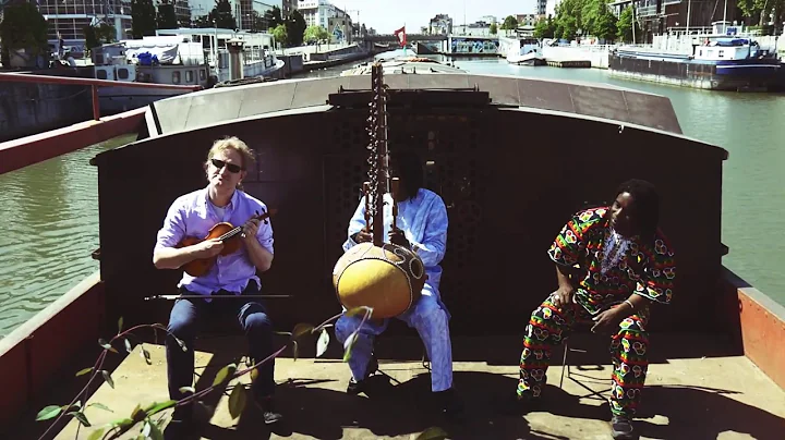 Tamala: 'Salubrit'  (Mola Sylla, Wouter Vandenabee...