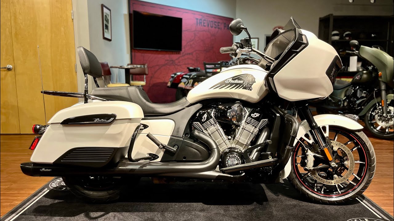 2020 Indian Challenger Dark Horse White Smoke