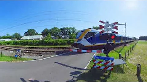 Vr 360° Spoorwegovergang Bathmen, Overijssel ??12K?? // Dutch railroad crossing Vr 360°