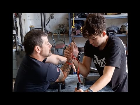 Danny & Tyler Workin💪😎 #armwrestling #teamwolfpack - YouTube