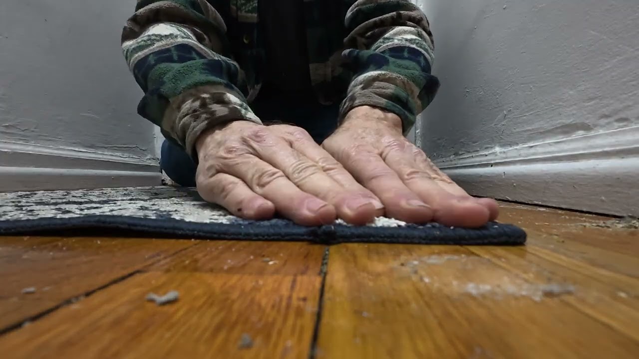 Duraone 12PCS Rug Pad Gripper, Non Slip Carpet Triangle and narrow   adhesives