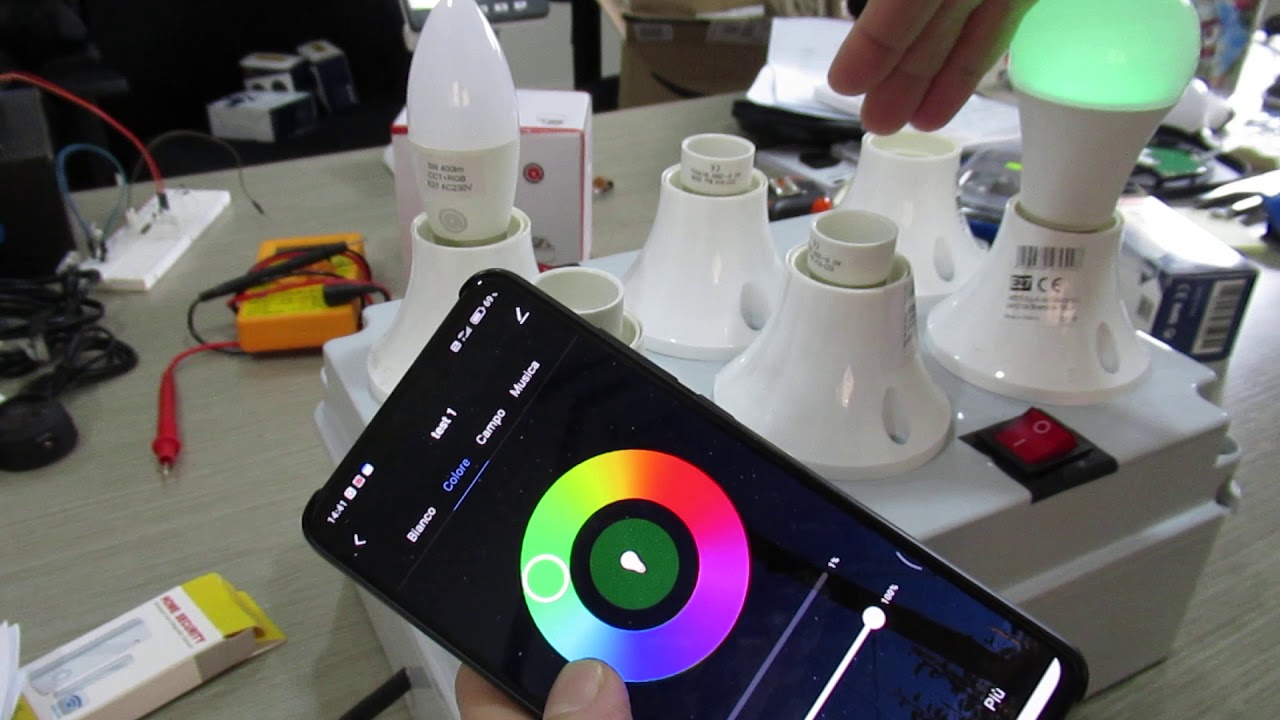 Lampadina Led RGB WIFI Smart E27 Gestibile da App compatibile ALEXA GOOGLE  HOME