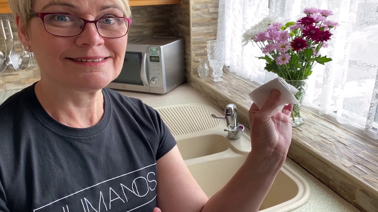 First Aid Tips: Minor Wounds, Cuts, Grazes, Splinters - YouTube