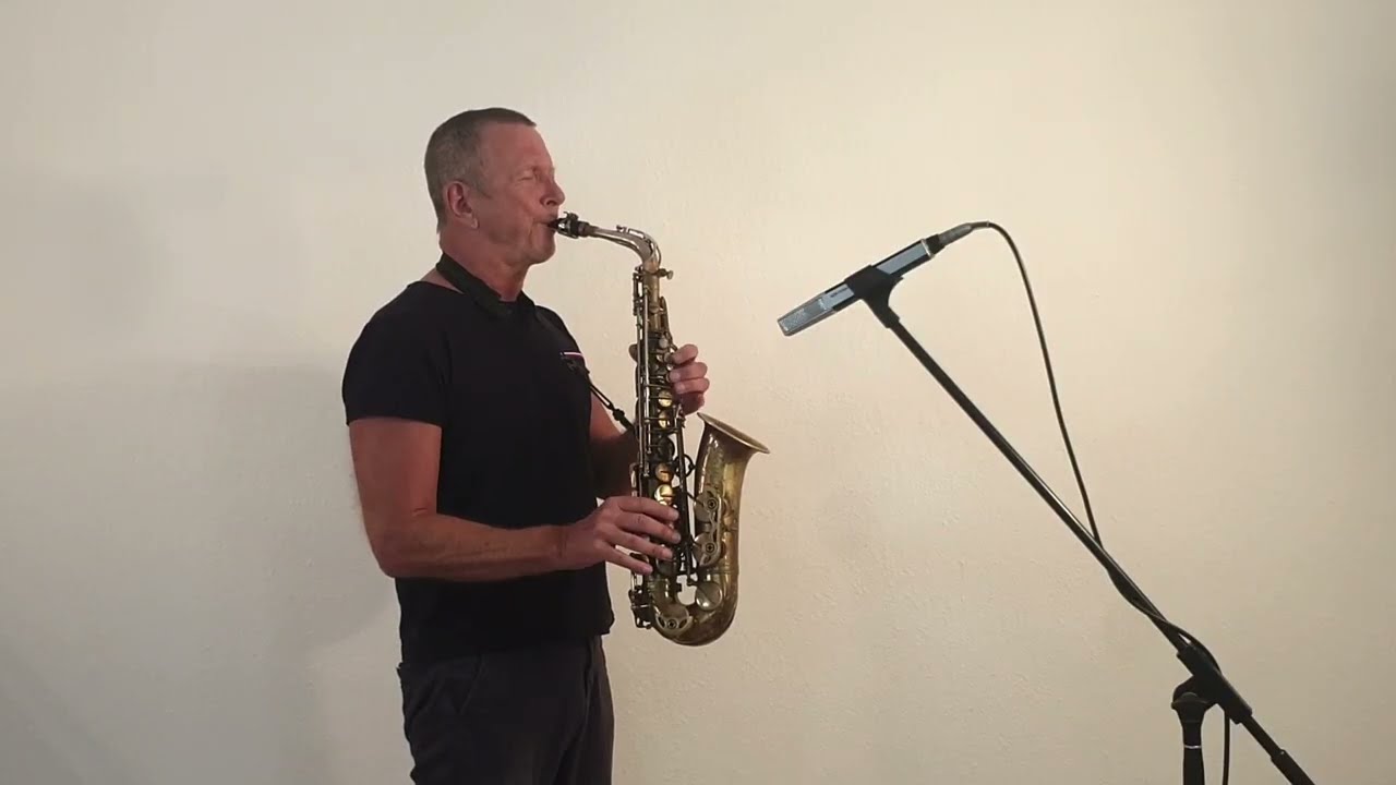 FERRARI - JAMES HYPE & MIGGY DELA ROSA - OLIVER HELDENS RMX STYLE (alto sax rmx/cover by "Saxello")